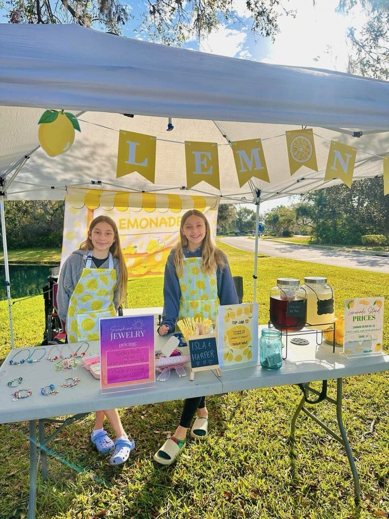 RWHOA Kids Lemonade Stand